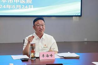 记者：拜仁有意租借后卫穆基勒+选择性买断，正在和巴黎谈判